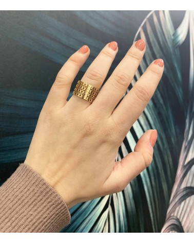 Bague Lara large à détails chaînes en acier inoxydable - Paloma Bijoux - Tendance 2023