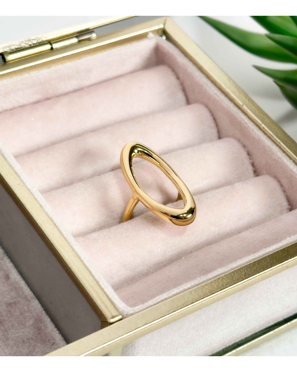 Bague Cocktail Femme En Métal Doré - Forme Ovale Brillante - Taille 8 - Parfaite Pour Soirée