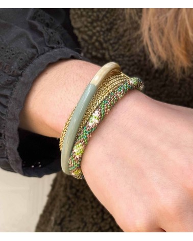 Bracelet népalais - vert foncé - vert clair  - marron - coloré - perles - tissé à la main - hiver - blanc