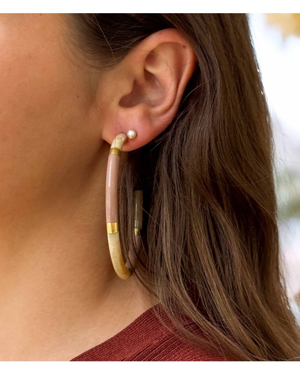Boucles d'oreilles - créoles - corne corne naturelle - rose poudré - feuilles d'or -